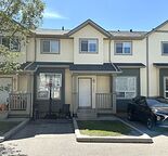 Bright 2-Bedroom Taradale Townhouse with New Flooring and South-Facing Deck