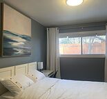 1 Bedroom in 3 bedroom home — Parkhill-Stanley Park, Calgary