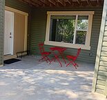 Cozy 2 Bedroom Basement (Legal Suite) with Large garden in a quiet Cul-de-sac