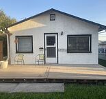 3 BEDROOM BUNGALOW – HUGE FENCED YARD – UTILITIES INCLUDED – AVAILABLE NOW!