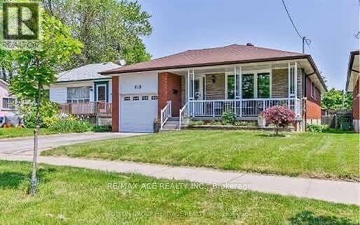 House in Toronto (West Hill)