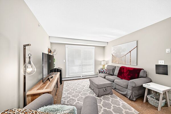 FURNISHED APARTMENT 2 BEDROOM 2 WASHROOM WITH UNDERGROUND PARKING