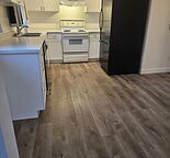 New Nice Townhouse 4 Bedroms and 2 Bath with fenced back ready