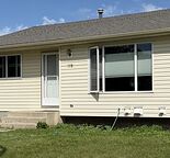 Bright & Spacious 3-Bedroom Main Floor in Castleridge – Available Now
