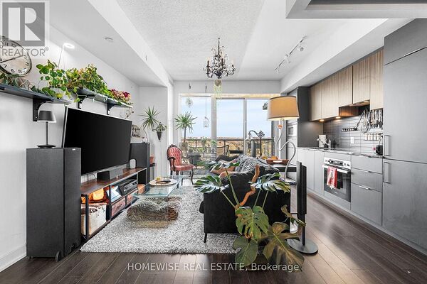 Apartment in Toronto (Banbury-Don Mills)