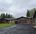 Cozy bunglow with exceptional views in Bearspaw