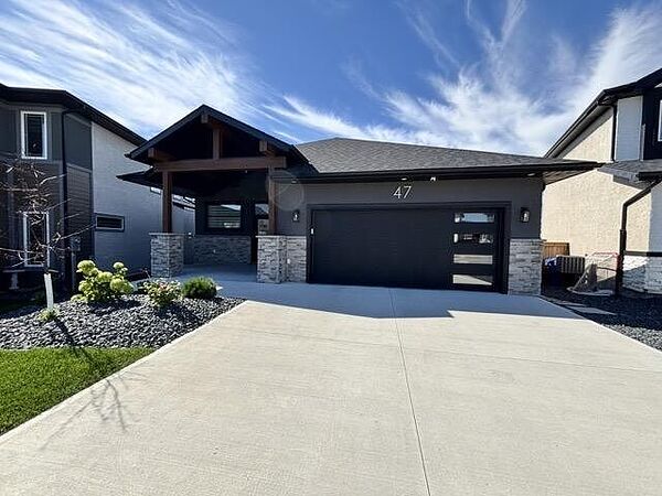 Luxury Executive Residence - FULLY FURNISHED