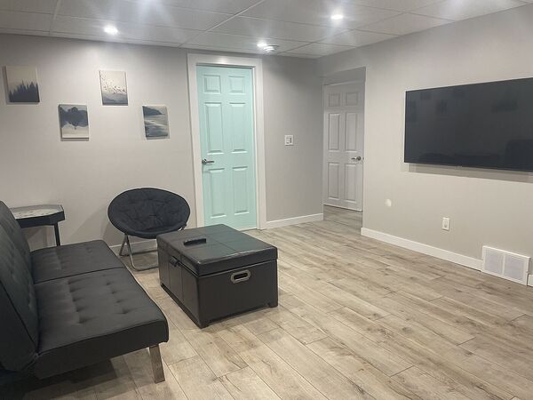 Renovated Short Term Furnished 2 Bedroom