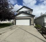 Amazing 3 Bedroom + Den Home in Evanston!