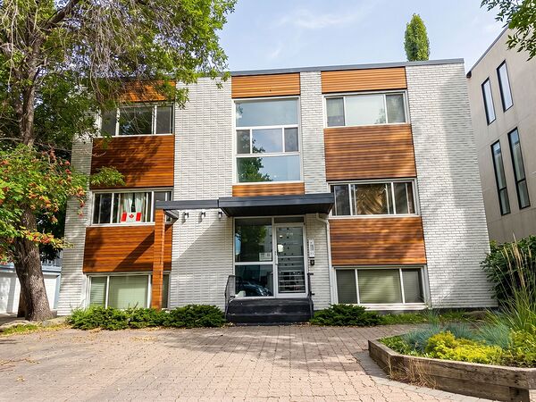 Cozy 1-Bed Apartment in Lower Mount Royal – Heat & Water Included!