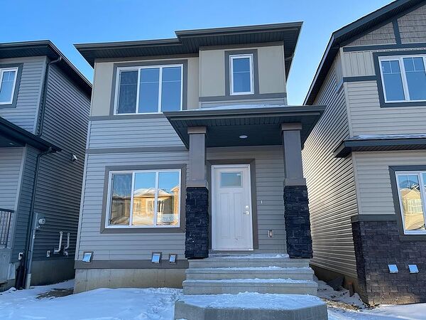 Cozy 1 Bedroom Basement Unit with Privacy Doors Separate from the Main Floor