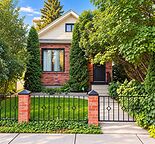 Charming 2-Bedroom Character Bungalow with Garage & Large Yard in Renfrew