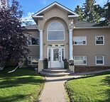 Beautiful 2 Bedroom, 2 Bathroom Modern Interior Home in West Hillhurt