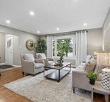 Beautiful Main Floor Suite | Spacious Kitchen | Pet Friendly l Utilities Include