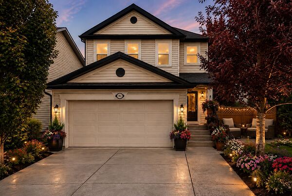 Beautiful 4-Bed, 4-Bath Family Home | Across from Park & Pond