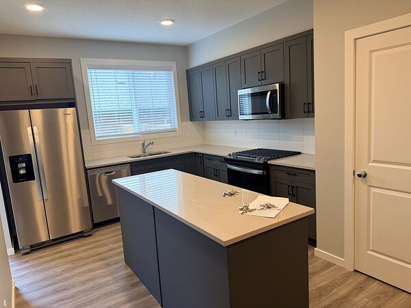 3 beds 2.5 BATHS WITH A/C FOR RENT IN LEGACY