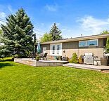 Beautiful well-kept private home! Great Location!