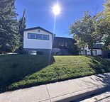 Bright 3 bedroom main floor