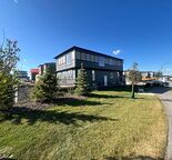 $1,295 | BRAND-NEW 2-BED LEGAL SUITE | GREEN LOT | FREE INTERNET | 9' CEILINGS