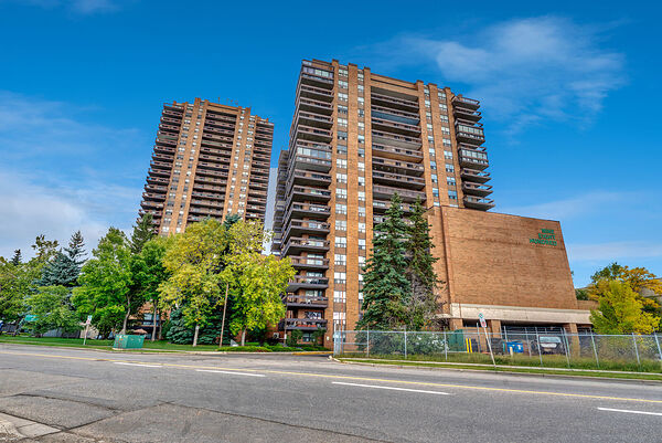 Bright 1 bedroom condo