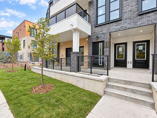Brand-New 2-Bed End-Unit Townhome, private entrance + heated underground parking