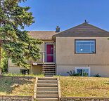 2 Bed / 1 Bath Main Floor|Private Laundry|Capitol Hill NW |Short Term Rental