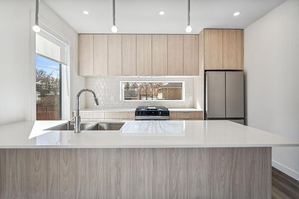 BRAND NEW SUITES IN KING EDWARD PARK – MODERN FINISHES & GREAT LOCATION!