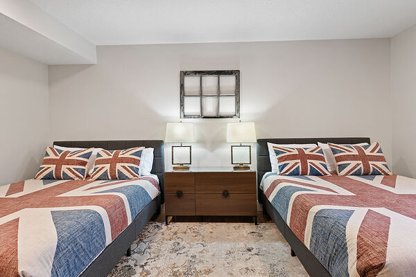 2 Bedroom Fully Furnished. Fully LEGAL Suite in Bearspaw for rent