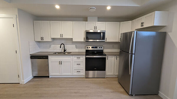 1BED-1BATH LEGAL BASEMENT SUITE FOR RENT IN TERRACE HEIGHTS