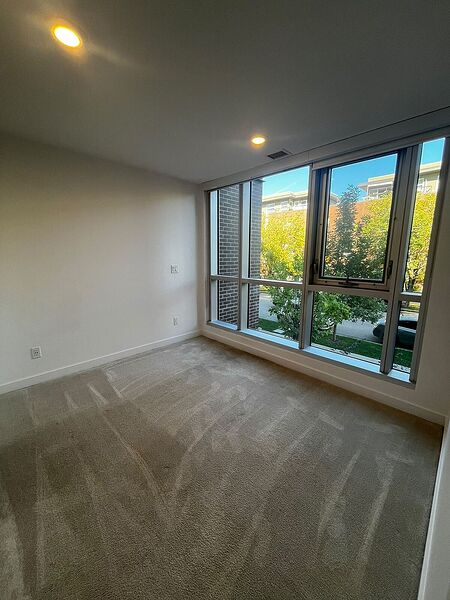 Radius Bridgeland | Junior 2 Bed 2 Bath | Big Balcony, A/C, Heated, Pet Friendly