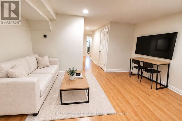 House in Toronto (Dovercourt-Wallace Emerson-Junction)