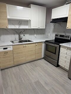 Beautifull, Like-New 3 BR 1 Fullbath Corner Unit of a 4-Plex