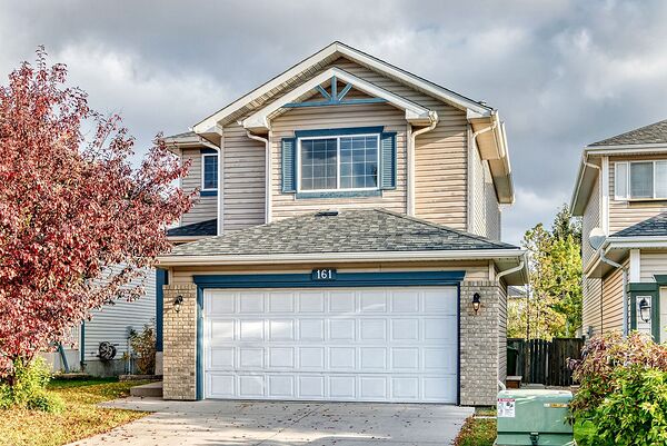 Citadel 3 Bdr, 21/2 baths, 2 levels, Den, Bonus rm, garage, $2495 includes utils