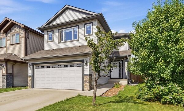 Stunning Fully Upgraded Family Home for Rent in Langdale at Windermere