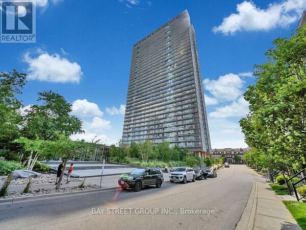 Apartment in Toronto (High Park-Swansea)