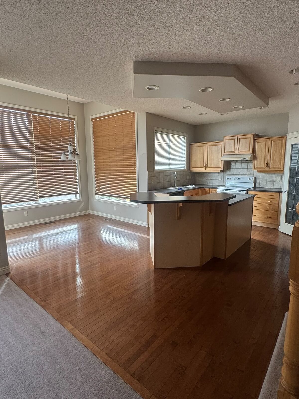 Calgary Pet Friendly House For Rent | Panorama Hills | Beautiful 5 BR ...