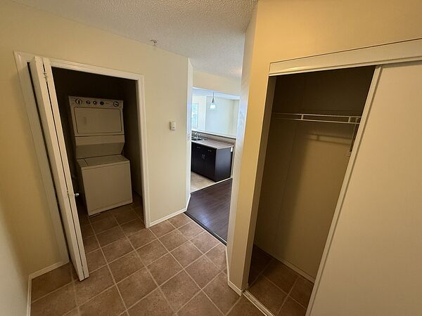 Cozy Edmonton Place @ Hyndman Rd