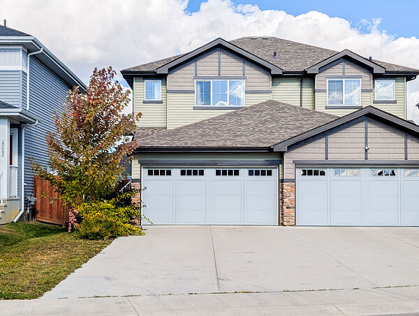 Spacious 3-Bedroom Main-Floor Duplex in Secord | Garage & Deck