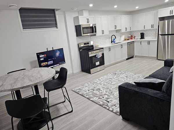 Beautiful, clean and well-maintained legal 1-bedroom, 1-bathroom basement suite