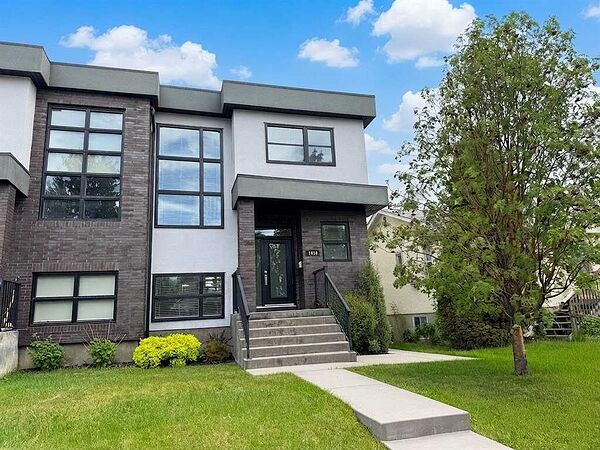 EXECUTIVE RENTAL | CAPITOL HILL | 4 BED | 3.5 BATH | HEATED DOUBLE GAR