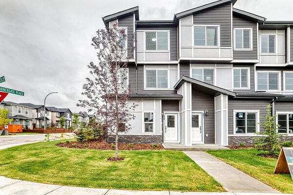 CORNERSTONE- Beautiful 3-Bedroom Townhouse