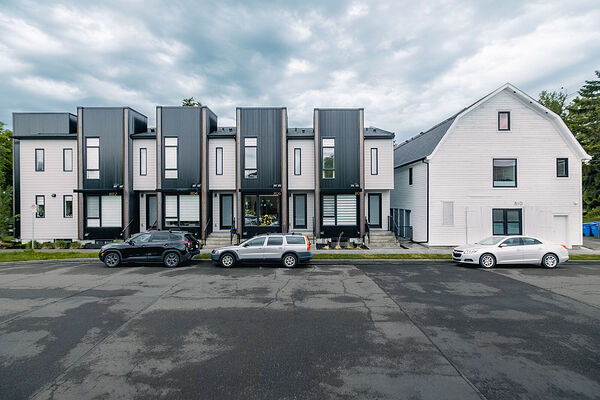 Bright and modern townhome at Stewart Livery