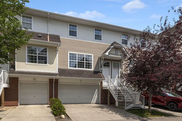 3 bedrooms, double attached garage, walking distance to LRT