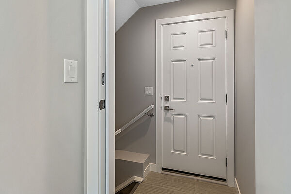 ✨ ✨BRIGHT, 9' CEILINGS, EXECUTIVE 1 BEDROOM