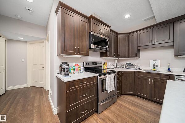 Newer 1-bedroom and 1-bathroom basement suite near U of A, Hospital & LRT