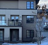 Two storey END UNIT with 3-bedroom plus den, 2.5-bathroom in Aspen Woods