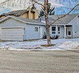 Newly Renovated 3 Bed 3 Bath Home in Hawkwood NW