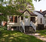 Walker's Paradise 3-bed bungalow with back deck — Garneau — $2,650/mo