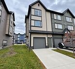 Modern 3-Bed + 2.5 Bath Townhouse | Private Balcony | Garage Parking