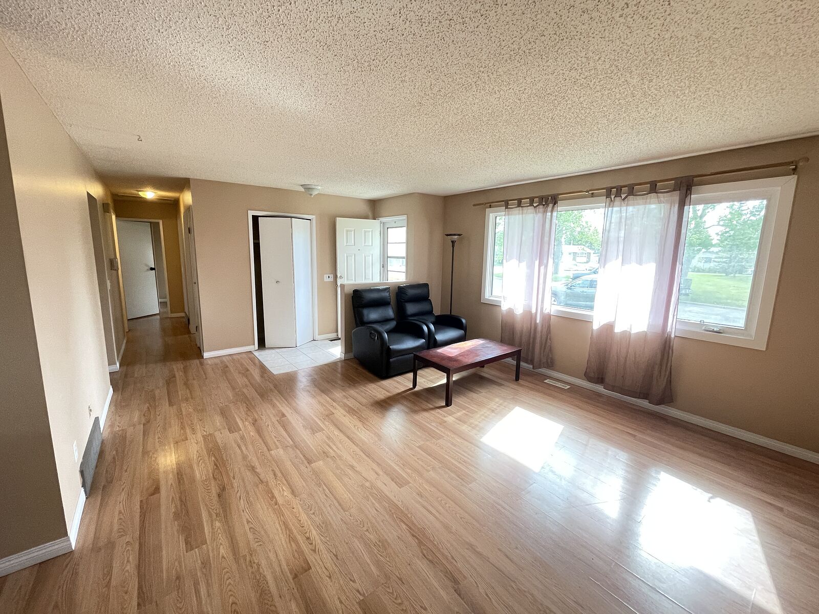 Calgary 1 bedroom Room For Rent for rent. Property photo: 79770-1